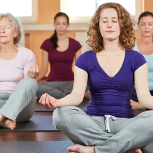 Cours de Yoga à l'ECUJE